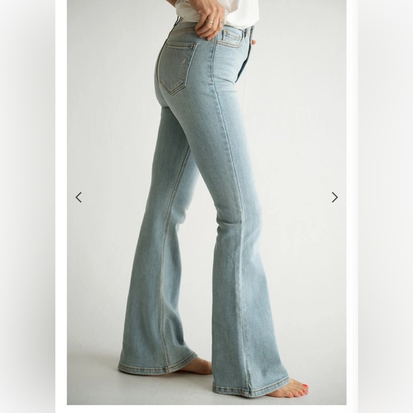 Carly Jean Los Angeles Denim - Carly Jean High Rise Flare Austin Jeans Sz 5 Light Wash Y2K 90s Stretch Denim